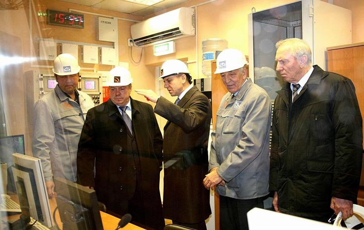 Василий Голубев знакомится с реконструкцией мартеновского цеха Василий Голубев знакомится с реконструкцией мартеновского цеха